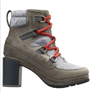 Sorel boots. Worn twice